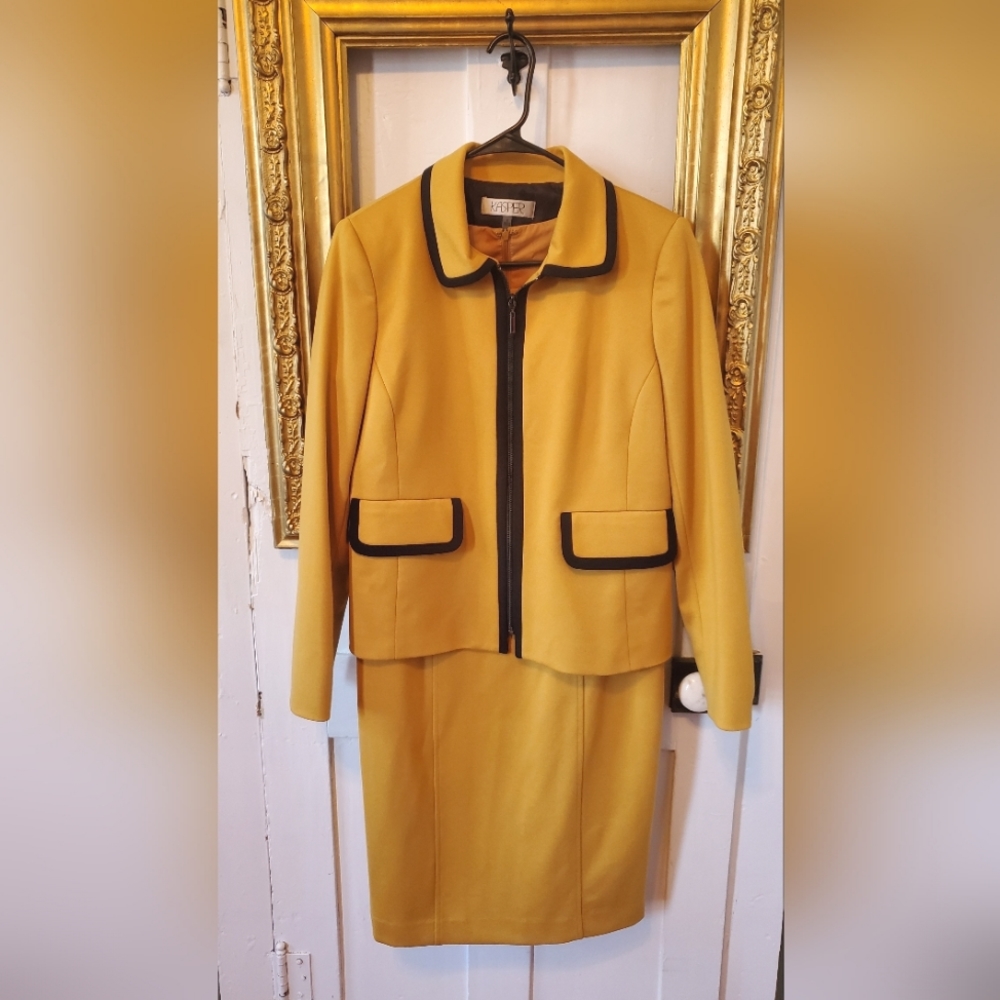 Two piece suit, mustard yellow, Kasper 6